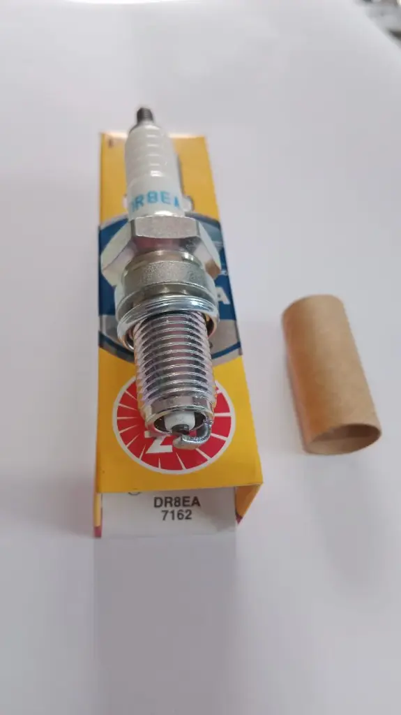 Bujia DR8EA Resistiva akt nkd125/ttr, Xt225, Dr200 Ngk japon