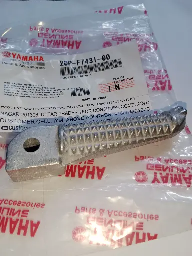 [20PF74310000] Reposapie Tras Izq Fz16/Fazer16/Yzf-R15  Orig.